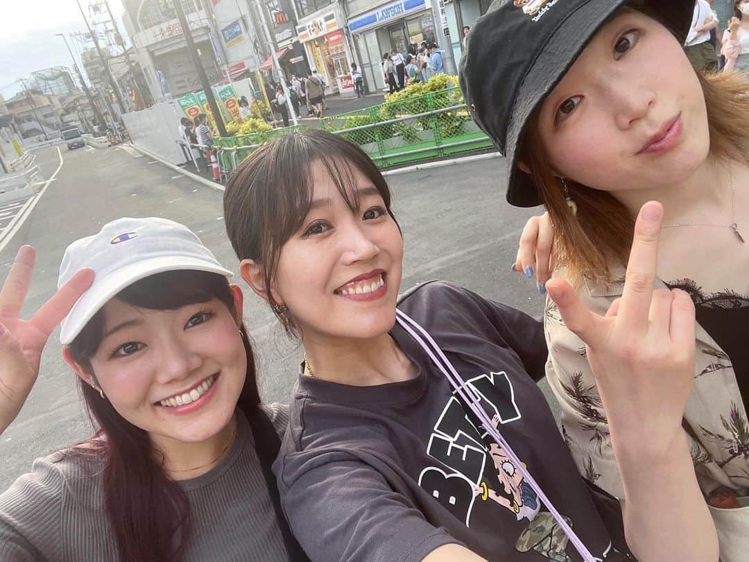野村明日香のインスタグラム：「⁡ 今年初夏祭り行った時の🍉🍧 ⁡ #のぞみは鮎の屋台あるたびにおっきい声で報告してくるし #ぺーちゃんは綿菓子好きなのイメージ通りすぎ」