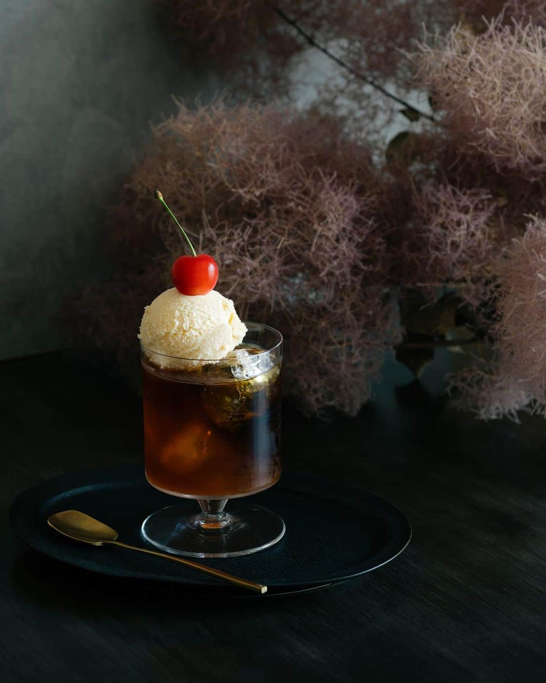 国分真央のインスタグラム：「. 今日もお疲れ様でした🪑🍒𓌈 ⁡」