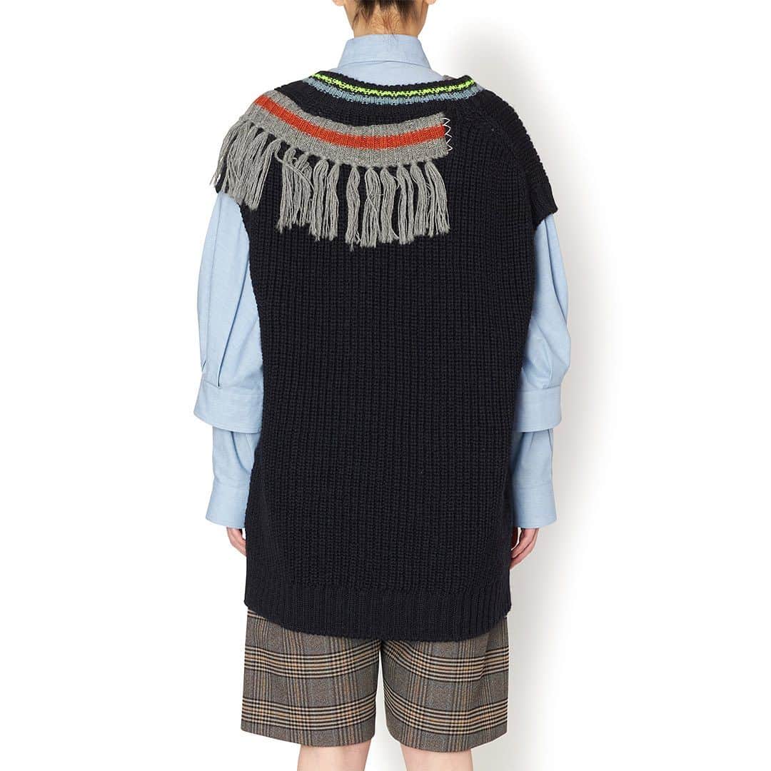 kolorさんのインスタグラム写真 - (kolorInstagram)「⁣ kolor AW2023 Women's Collection⁣ Neck-docking Knitted Vest⁣ ⁣ ⁣ #kolor #kolorofficial #KLRFW23 #AW23」7月4日 18時01分 - kolorofficial