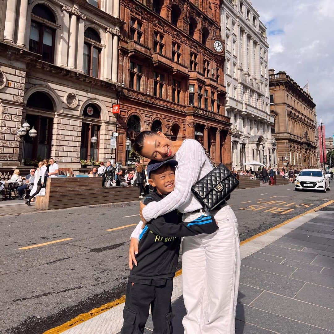 Jennifer Bachdimさんのインスタグラム写真 - (Jennifer BachdimInstagram)「We made it to Scotland 🙏🏼❤️ our most important destination of our holidays !!  . . Kenji, I am so proud of you! From a one week camp in Bali hosted by @finnsrecclub & @rangersfc to one week Elite Trainingscamp in Scotland 🙏🏼 You are one of the 4 chosen kids to join this program and I am so proud of you! I love seeing you so determined, working hard for your goals with so much joy and happiness. You’re off at camp since yesterday and I miss you already! I’m sure you’ll have so much fun and I can’t wait to hear all about it! Mama loves you so much ❤️ I’ll be there all along to support, help and of course I’ll always have your back my boy @kenjizizoubachdim #proudMama #teamBachdim」7月4日 18時06分 - jenniferbachdim