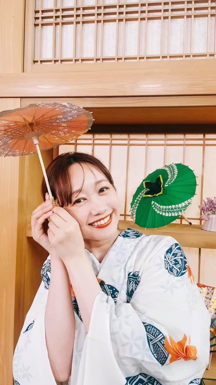 高田秋のインスタグラム：「おとなの嗜呑Day💛🧡 またまたリールにまとめてみました🐠  #おとなの嗜呑 #浴衣#浴衣ヘアアレンジ #浴衣女子  #yukata #유카타」