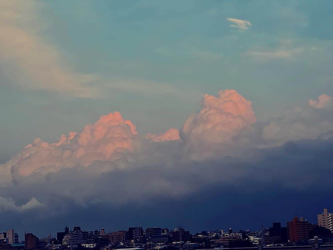 渡辺達生さんのインスタグラム写真 - (渡辺達生Instagram)「2023.07.04…まだまだ元気ない入道雲だね… #tatsuowatanabe #入道雲」7月4日 18時54分 - tatsuowatanabe