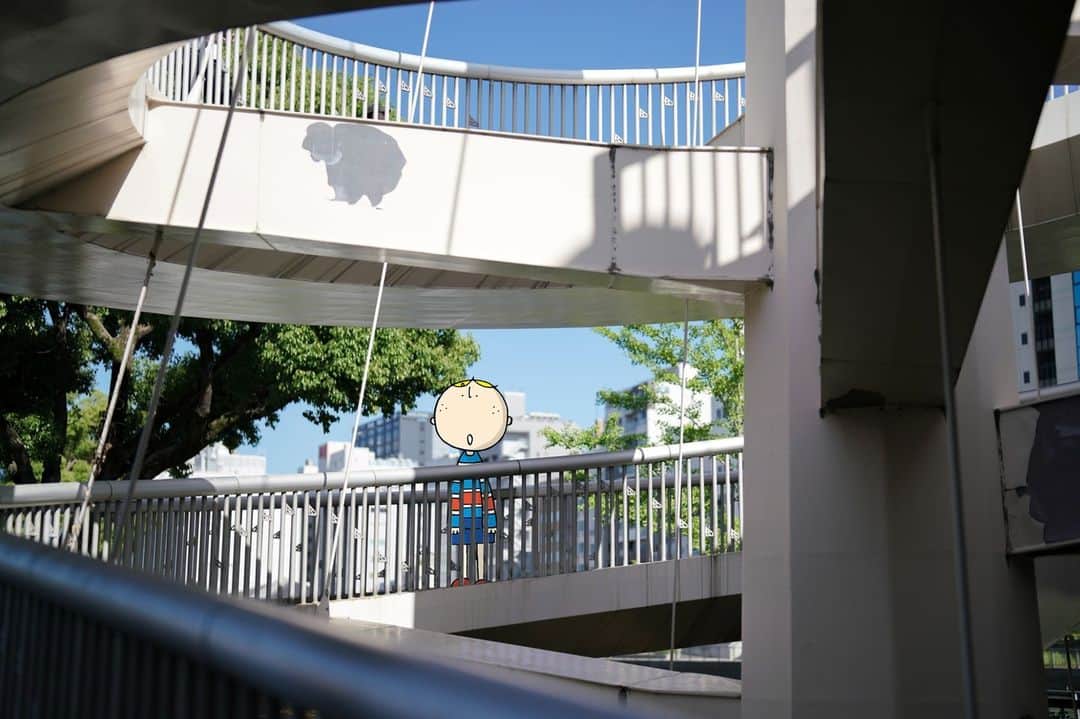 Osaka Bob（大阪観光局公式キャラクター）さんのインスタグラム写真 - (Osaka Bob（大阪観光局公式キャラクター）Instagram)「🌳 In Nakanoshima Park, the spiral staircase next to the fountain is a photo spot 📷⁉ You can capture interesting photos by changing the angle ✨  🌳 中之島公園、剣先噴水横の螺旋階段は写真スポット📷⁉アングルを変えて撮影するとおもしろい写真が撮れるかも✨  —————————————————————  #maido #withOsakaBob #OSAKA #osakatrip #japan #nihon #OsakaJapan #大坂 #오사카 #大阪 #Оsака #Осака #โอซาก้า #大阪観光 #sightseeing#Osakatravel #Osakajepang #traveljepang #osakatravel #osakatrip」7月4日 19時00分 - maido_osaka_bob