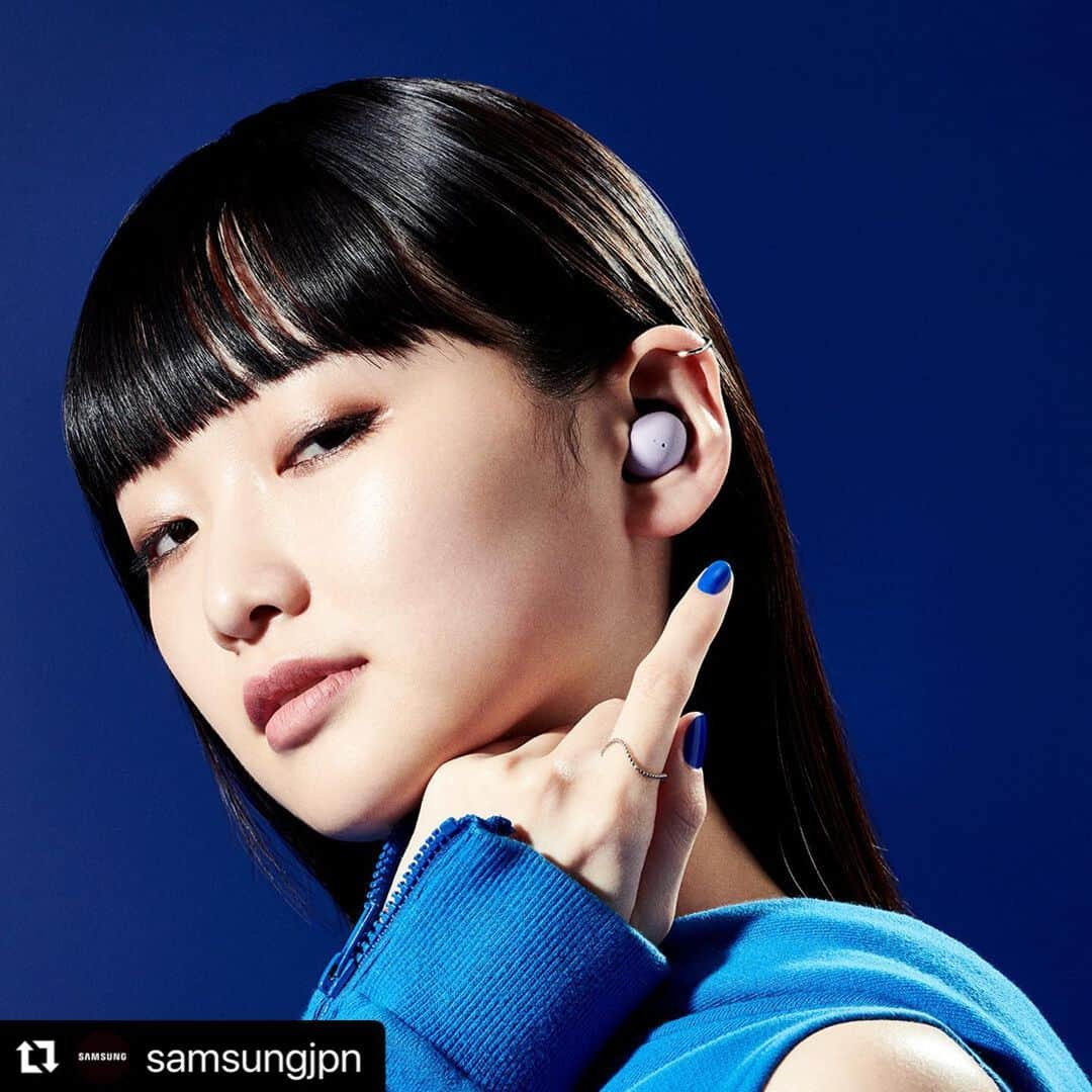 月山京香のインスタグラム：「. Hello, @samsungjpn 💎💎💎！  samsungのInstagramに沢山います！ 最新Galaxy製品で日常を彩っていこう💫  #samsung #Galaxy」