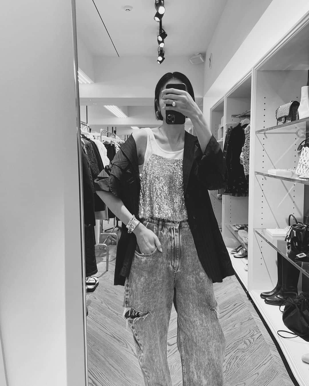 二ノ宮和佳子さんのインスタグラム写真 - (二ノ宮和佳子Instagram)「Today 暑いけど、寒い  #maisonmargiela #janesmith #oldceline #aewenmatoph #spanglecami」7月4日 19時02分 - wakako.ninomiya