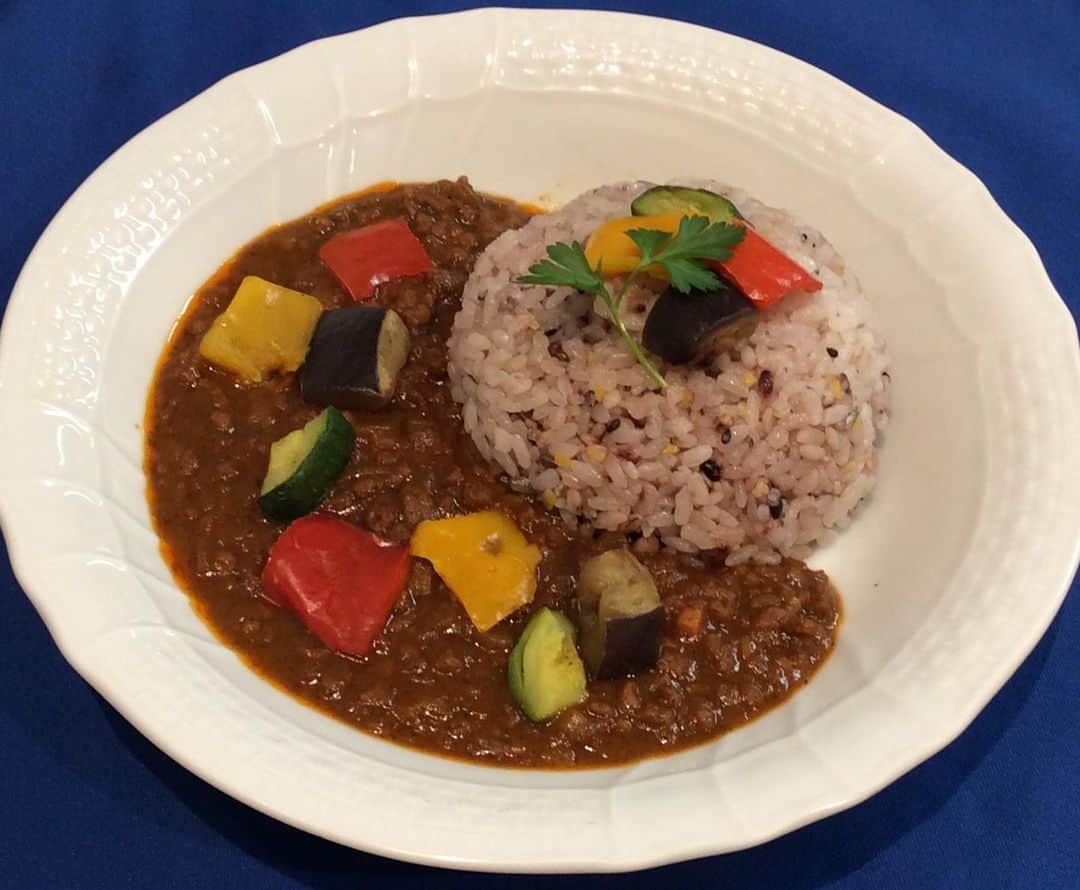 のインスタグラム：「こんにちは。 お久しぶりでございます。 7/1〜7/7期間限定、🎋七夕🍛カレーをご用意しました。  この機会に是非ご賞味ください。😃」