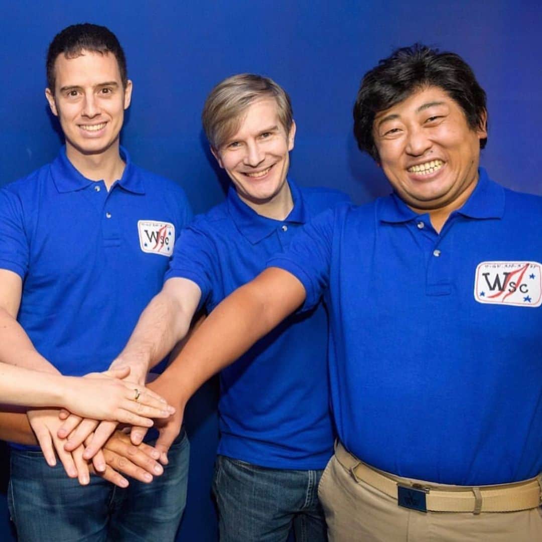 クリエイターズ・ファイル公式（ロバート秋山）さんのインスタグラム写真 - (クリエイターズ・ファイル公式（ロバート秋山）Instagram)「7月4日は日本初の火星探査機「のぞみ」が打ち上げに成功した日。  WSC(ワールド・スペース・クラブ) 日本プロジェクトリーダーで、宇宙飛行士の草野伸也。  友だちのアルバイト先の社長が、WSCの会長と知り合いですぐに社長が「草野、お前、宇宙好きだったよな」と声をかけてくれて、宇宙行きが決まったというのは有名な話。  では、草野の将来の夢とは何でしょう?!  答えは明日の投稿の最後で! ※昨日のクイズの答え→「TOKIダンススクール」  #クリエイターズファイル #草野伸也 #宇宙 #宇宙飛行士 #クリエイター #クリエイティブ #写真日記 #日記 #記念日 #ダイアリー #クイズ #サプライズ #netflix #毎日投稿 #ロバート秋山 #お笑い好き」7月4日 19時11分 - creatorsfile_officialgoods