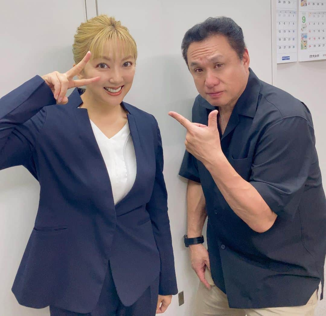 山田まりやさんのインスタグラム写真 - (山田まりやInstagram)「・ 去年から FMヨコハマにて放送されています✨ ラジオCMナレーションと サウンドロゴに起用していただいています😆✨  【株式会社 南州ホーム】様の 今度はCMに #近藤みやび ちゃん @miyabiiiii_kondooooo と 起用していただきました😆😆🎉✨  楽しかった撮影の様子を😆 ストーリーとハイライトに まとめていますので ぜひ見て下さい😉💗💗💗  OAが待ち遠しい😍✨✨✨」7月4日 19時16分 - mariya.yamada