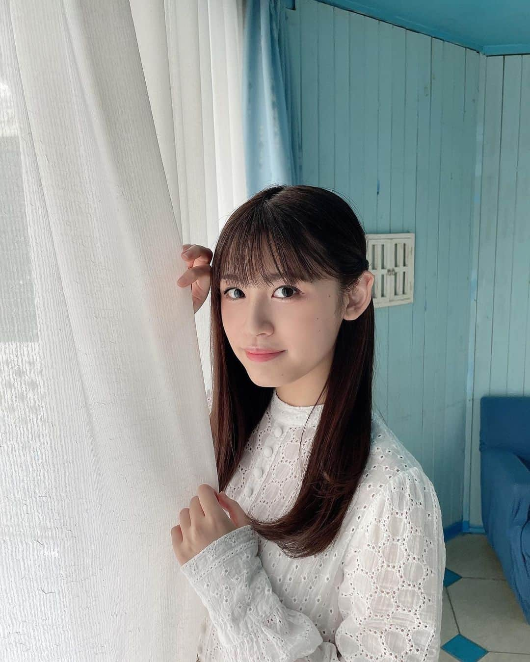 中川美音さんのインスタグラム写真 - (中川美音Instagram)「♪  全然関係ない写真ですが 今日でNMB48を卒業して1年！  私のことを初期から応援してくださってる物好きな皆さんも 最近知ってくださった物好きな皆さんも ありがとうございます！ 感謝です！！！  NMBに加入してから成長したことは沢山あって 美容師の方と会話できるようになったり トレンド情報を見るようになったり 服を自分で買えるようになったり 自分から連絡できるようになったり 人間レベルがアップアップしました。  中川さんは生活情報をほとんど公開しない(したくない)ので 中川が生きてるか不安な方もいると思いますが 少しのお友達と家族と沢山の推しとファンの方のおかげで マスクの下で変顔ができちゃうくらい元気です。 毎日ゲームのレベル上げに励んでいます。  アウトドアな方が私の生活 覗き見すると発狂レベルかもですが インドアな方が見れば「ふーん」レベルです(?)  人と喋ることが減りすぎてるので たまに誰かと遊ぶとほっぺが筋肉痛になったり 思うように言葉が出てこなかったり が増えたので AM2時に1人喋りの時間を設けるようになりました。 親は寝てるので大丈夫。バレてないと思います。 私の家は壁が多分薄いので 最悪バレてもいいように言い訳は沢山考えています。 備えあれば憂いなしです。  また嬉しいお知らせできたらいいな 気長にお待ちください  #NMB48 #1年  #過去pix」7月4日 19時27分 - nakagawa_mion