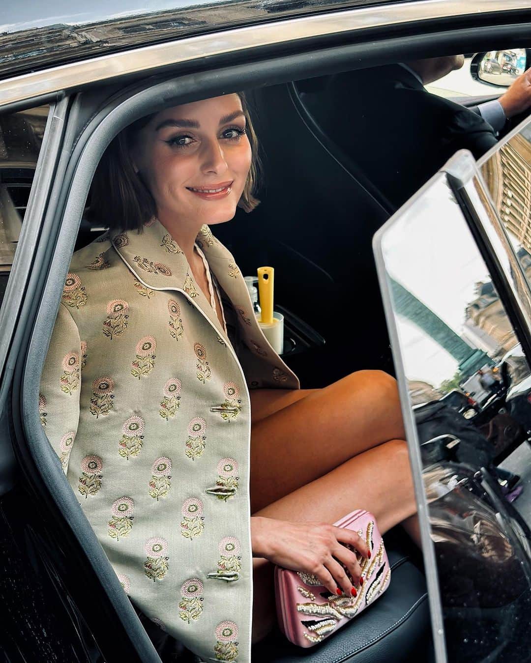 オリヴィア・パレルモのインスタグラム：「Back in Paris in full swing and Giamba and Glam 🥰💗 j’adore 💫✨☀️」