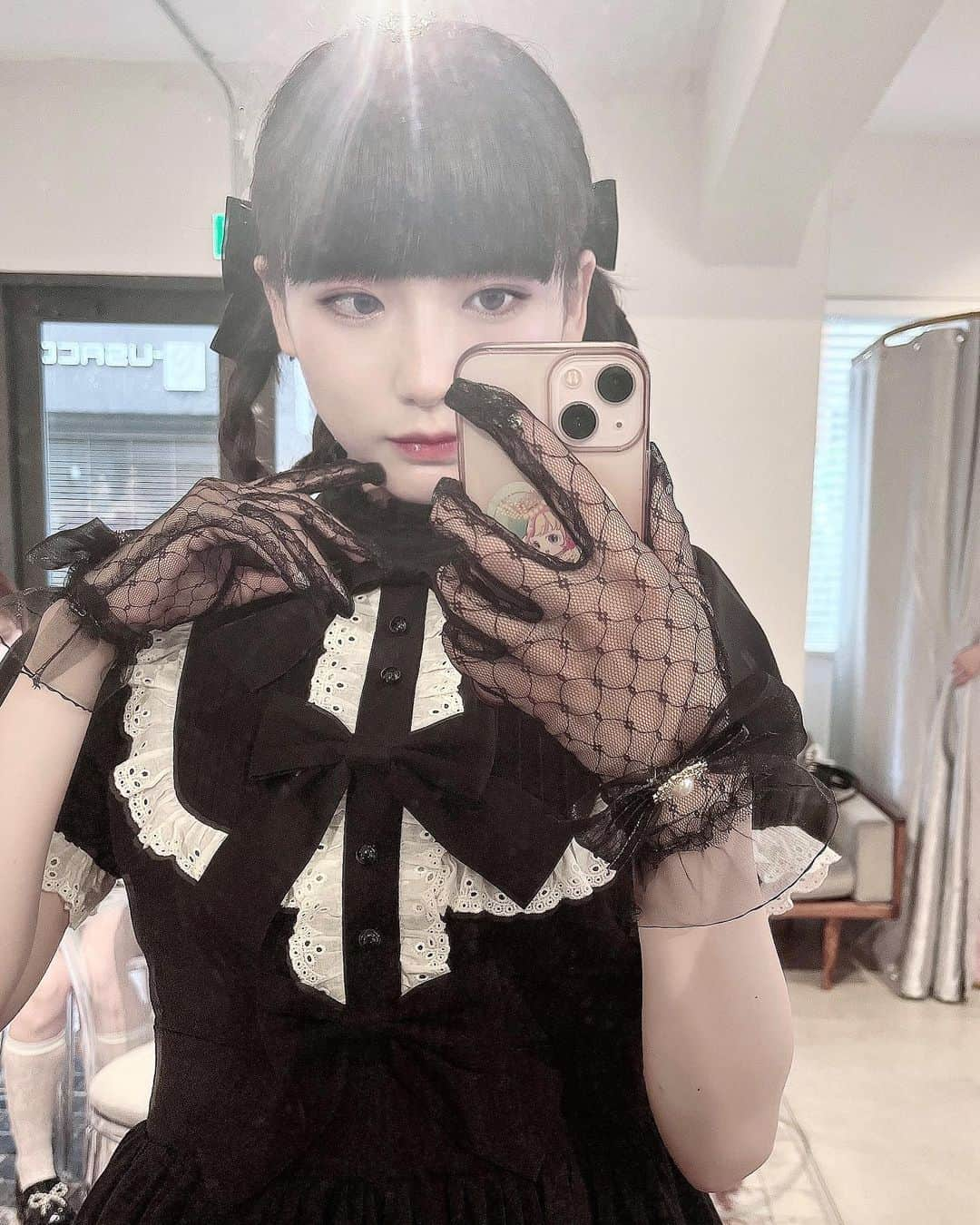 しらいちゃんのインスタグラム：「AnkRouge・Jamieエーエヌケー AW Collection展示会に行きました🖤」