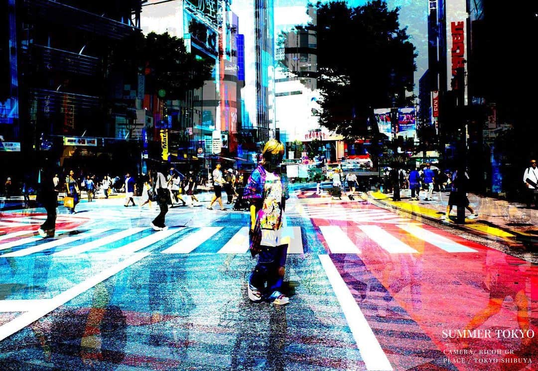 のインスタグラム：「5 L a y e r / 「SUMMER TOKYO 」  visualization  @sakuphoto1016   place : TOKYO SHIBUYA camera : @ricoh_gr_official   ______________________________________  https://www.keisukesakurai.com/  #artwork」
