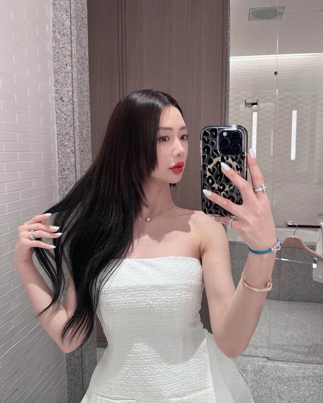 クララのインスタグラム：「#❤️」