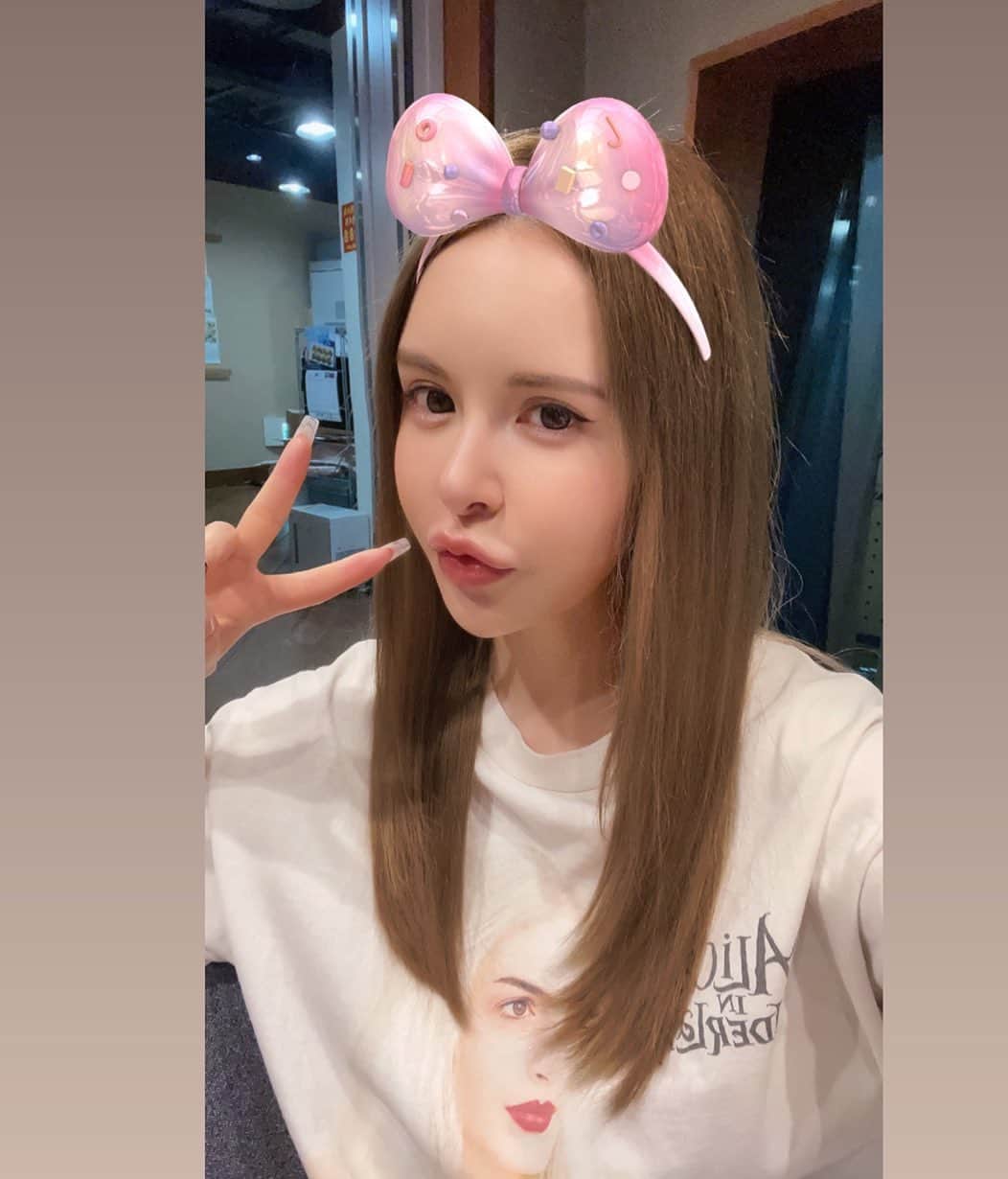 森藤恵美のインスタグラム：「ハピモニ、昨日はソフトクリームメッセージ🍦、そして今日は仕事道具あるある👀 農家さん所持率多い田面ライダーv3、乗ってみたい🏍😎  ところでところで、近本選手が右肋骨骨折😣 本人はもちろんチームにとっても痛い､､😢 早く治って戻ってくるといいな🥺🙏  #プロ野球 #近本光司 #田面ライダーv3」