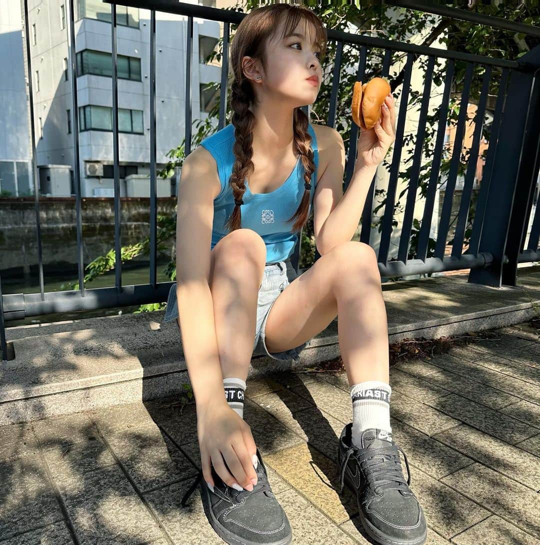 おさきさんのインスタグラム写真 - (おさきInstagram)「モスのハンバーガーがいっちゃん美味いことに気づいたよ⭐︎⭐︎」7月4日 19時50分 - sakichanman_you