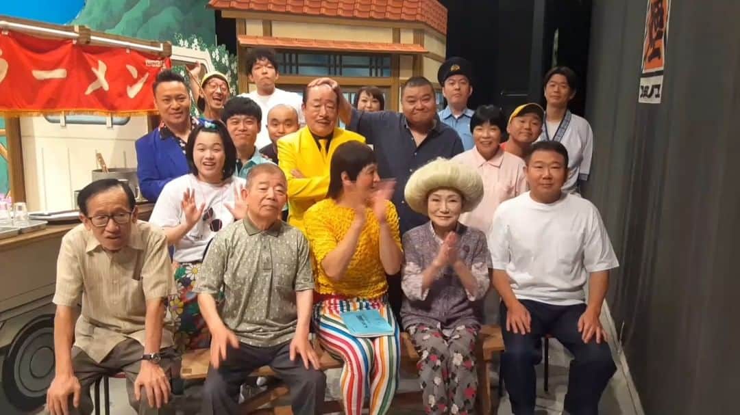 吉本新喜劇のインスタグラム：「今週の #なんばグランド花月 は  #アキ 座長週🐣  「風の谷のスパッツ男」🤸‍♂️ 7/4(火)〜7/10 (月)まで 毎日上演しております🤩  謎のスパッツ男が劇場に大旋風を巻き起こす！？  なんばグランド花月にきてくれたらいいよぉ～～🤗」