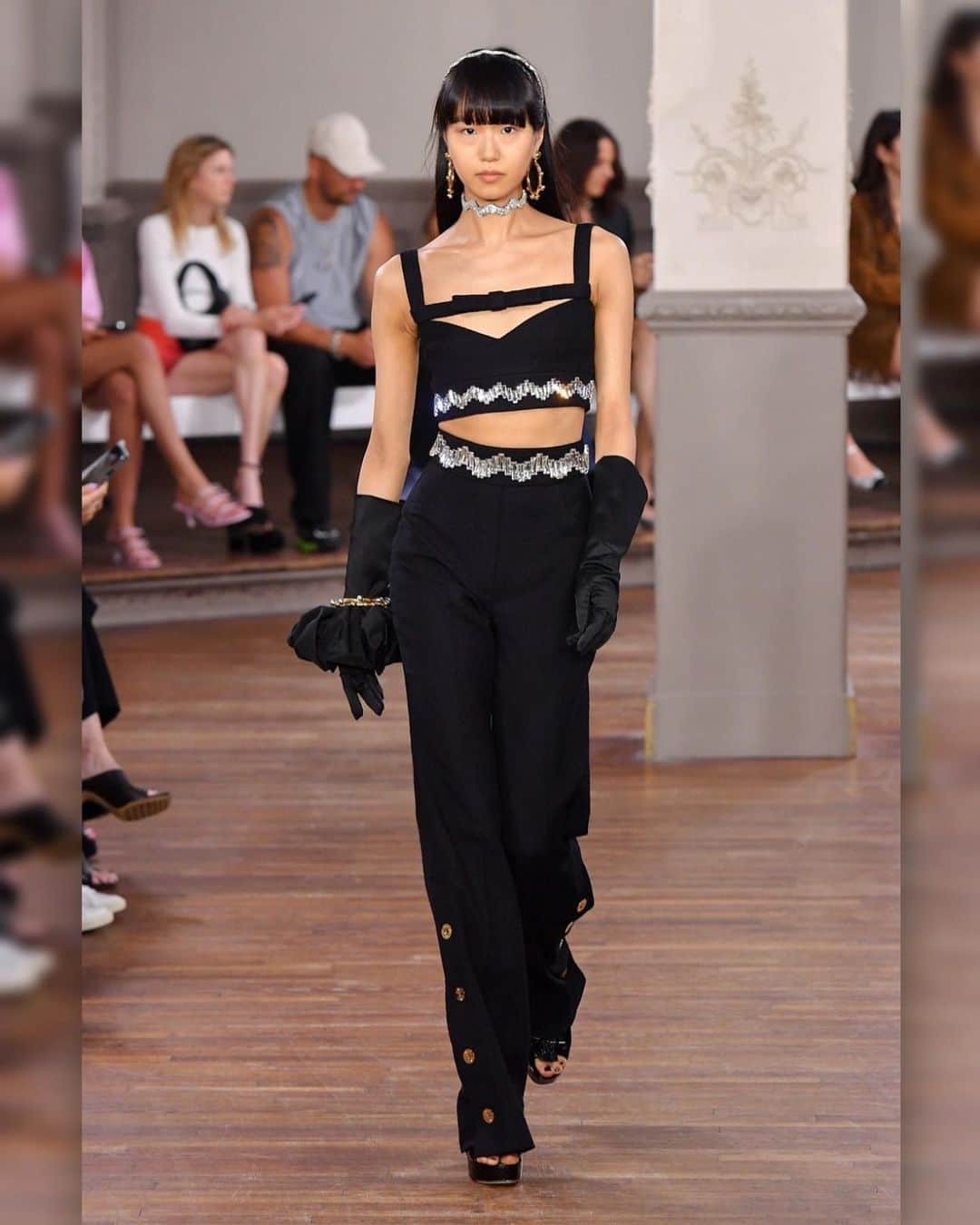 小田鈴音のインスタグラム：「. @patou 🖤 let’s have a Kiki! Thanks to the lovely team<3  @guillaumemarcdamienhenry @benoitbethume @williamlhoest @ryanchappell」