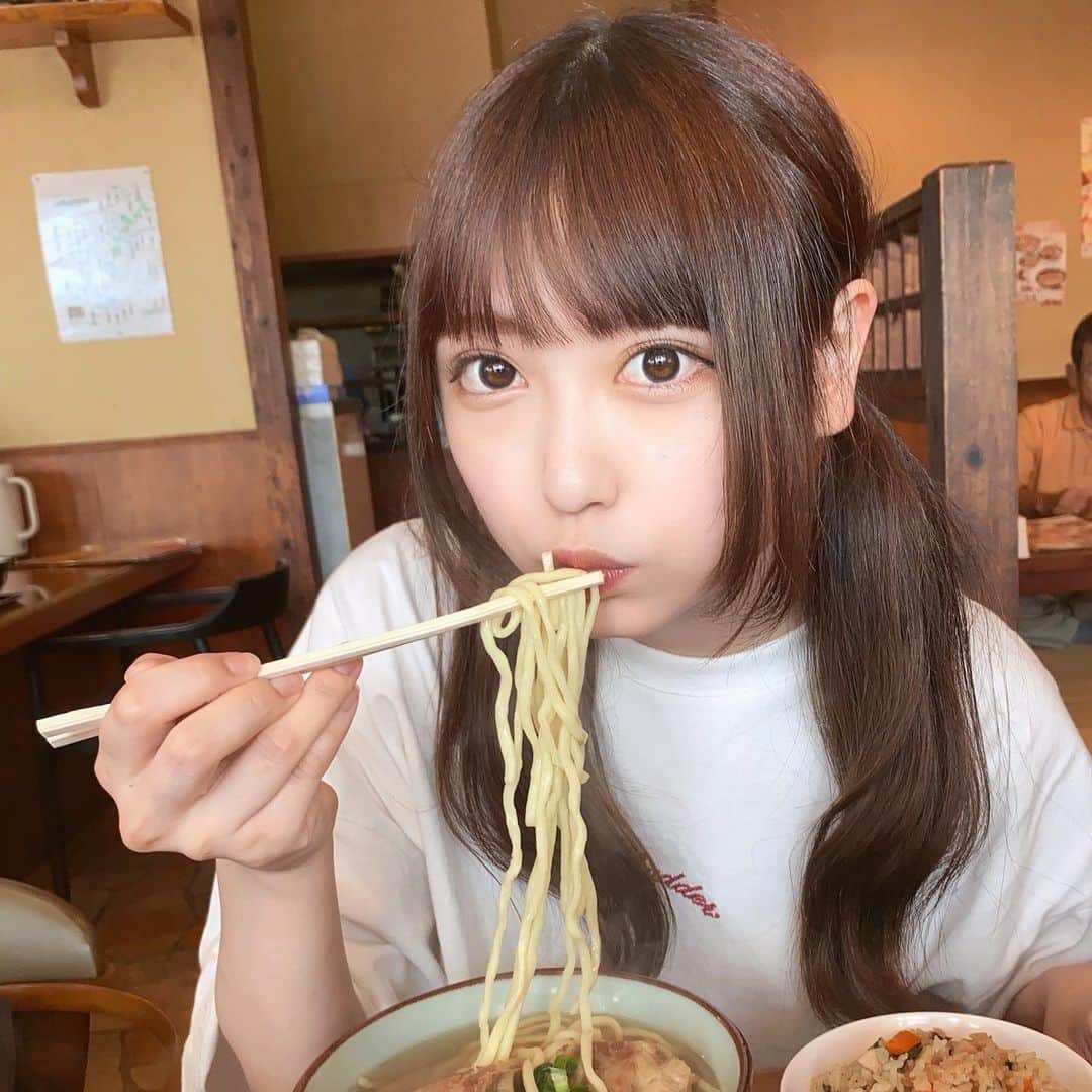 中澤莉佳子のインスタグラム：「実は沖縄の血が流れている（^_-）-☆沖縄そば好き  #アイドル #idol #沖縄 #沖縄そば #紅しょうがおいしい #中味汁って本当にご飯がすすまない」