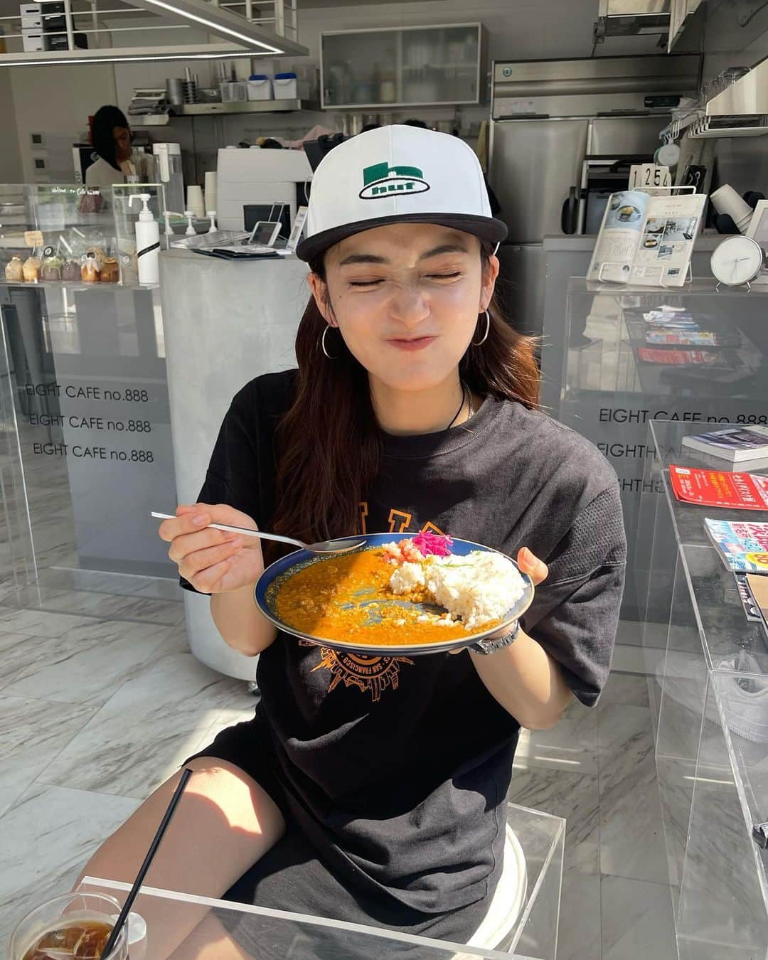 RAMIKAさんのインスタグラム写真 - (RAMIKAInstagram)「食べてる所ばっかりでごめんなさい😂 めっちゃ久々にカレー食べたんだけど やっぱりカレーって美味しいね🍛😆 大阪の行きたかったカフェ☕️🍰 #大阪カフェ」7月4日 21時00分 - __ramiiika