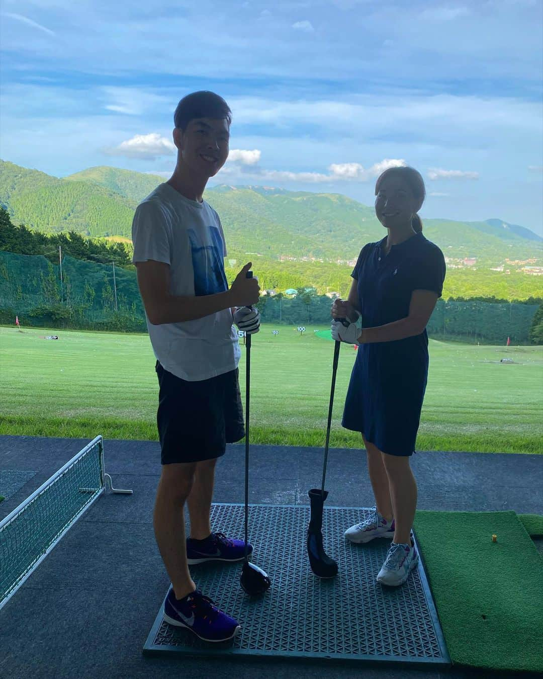 髙津奈々のインスタグラム：「ゴルフトレ🏌️‍♀️現在ゴルフ練習中⛳️  打つ時の集中する感じと当たった時の爽快感が好き💭  📍大好きなじじちゃまと通い詰めていた練習場  #アスリートの日常  #アスリート #オフトレ #ゴルフ #打ちっぱなし #専門」