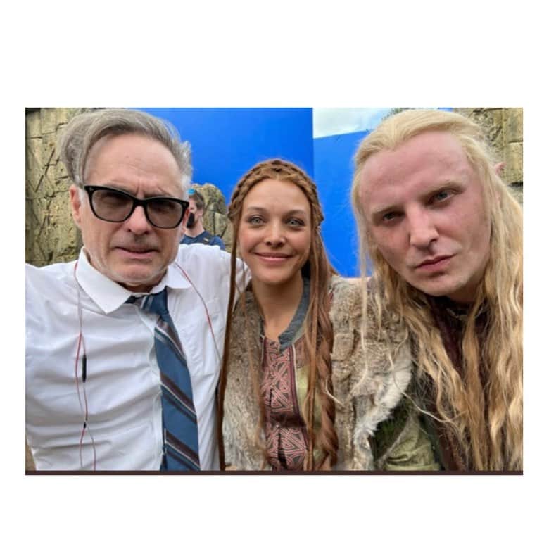 メシア・シムソンのインスタグラム：「Shaerrawedd 🧝🏼‍♀️⚔️🧝🏻‍♂️  #thewitcher #thewitcher3 #francescafindabair #filavandrel」