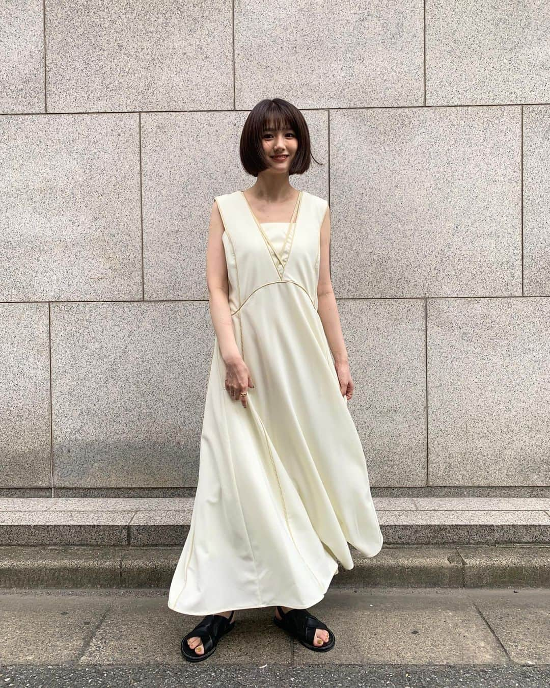 櫻井紗季のインスタグラム：「私服👗🌿 夏はワンピース多め、楽でかわいい〜 @jemma.atelier サウナ終わりに  @parkletbakery でお目当てのピーナツバタートースト🤭」