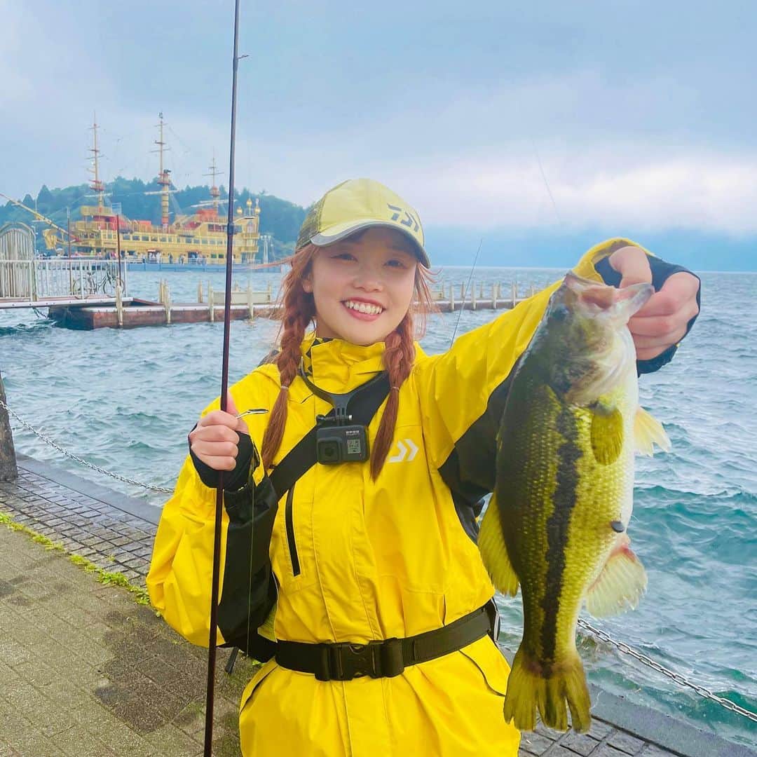 恵梨華のインスタグラム：「. あけましておめでとうございバス🫶」