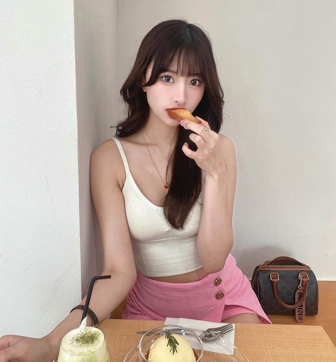 藤川らるむのインスタグラム：「食べたいものを食べたい時に食べる🧸💓」