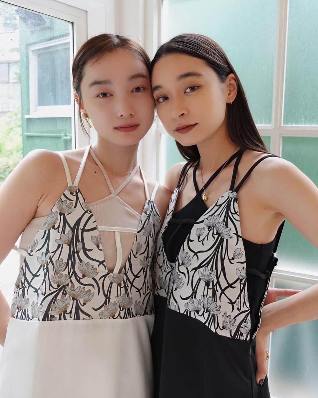 のインスタグラム：「姉貴〜 @yumi_raika 💕  👗 @marte_vintage  @sahara_japon」