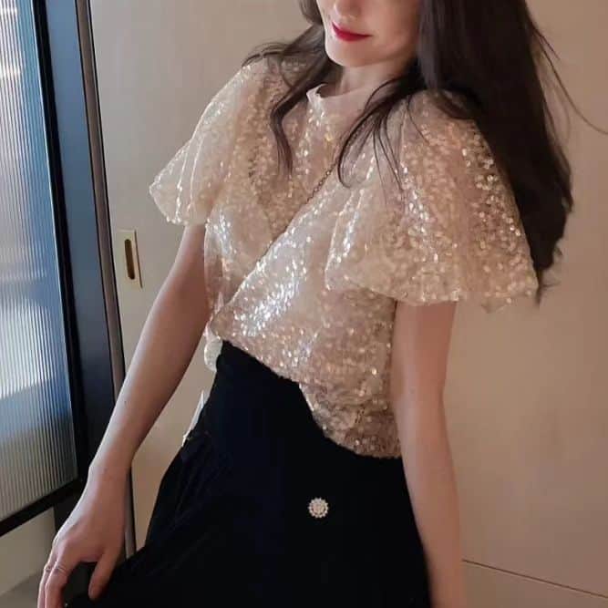 Y's Stellaのインスタグラム：「. ✨New item キラキラスパンコールが可愛いバルーンスリーブトップス シースルーなので涼しいし、キラッキラが可愛いです🥰  そして、コンサートやイベントの予定がある方は更におすすめ!目立ちます👈️ お友達と色違いでいかがです🤍  #トップス#女子会#シースルー#シアートップス#シアーシャツ#スパンコール#推し活」