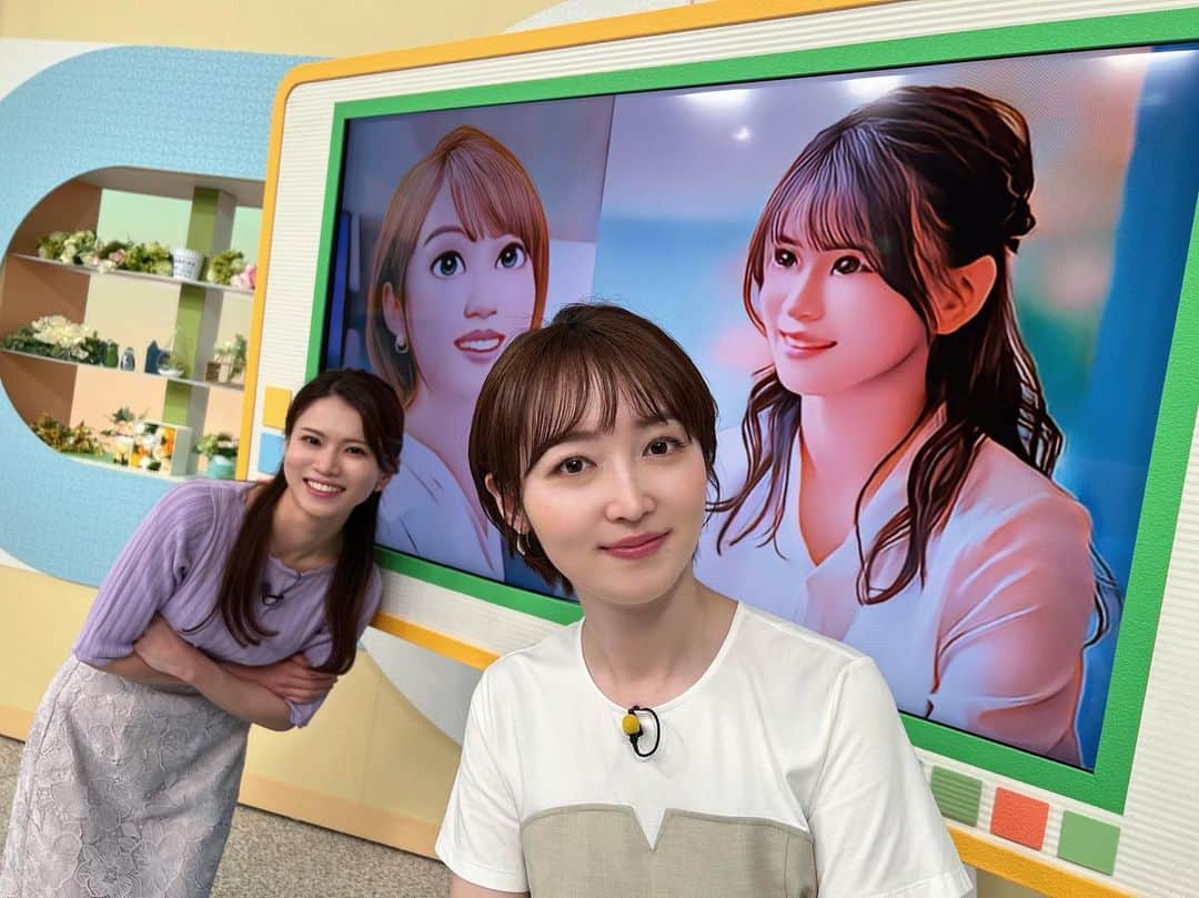 松田愛里のインスタグラム：「７月突入！早くも暑さでヘトヘトです💧  RNCアナウンサーのトーク番組 『アナろけ』の収録後に📸  今回は後輩の中條アナと！8月からの放送をお楽しみに♪ ※背後にはAI仕様の私たち🤣  放送は、土曜 16:55～17:00 木曜 21:54～22:00(再放送)  です！  #笑いのツボ浅いコンビ #西日本放送 #RNC #アナろけ #アナウンサー #AI #岡山 #香川」