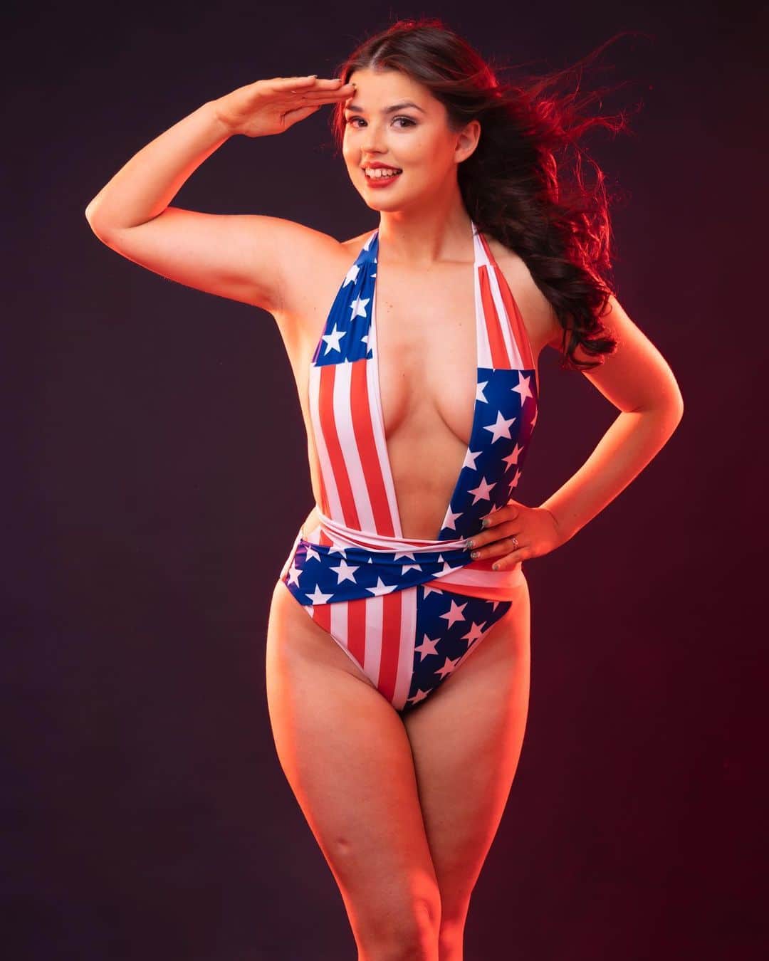 ゾーイ・ルーカスのインスタグラム：「Just call me Lady Liberty 🗽  Happy Independence Day Traitors! 🇺🇸 🔗 in bio  . . . . #independenceday #4thofjuly #usa #brunette #british #wrestling #womenswrestling」