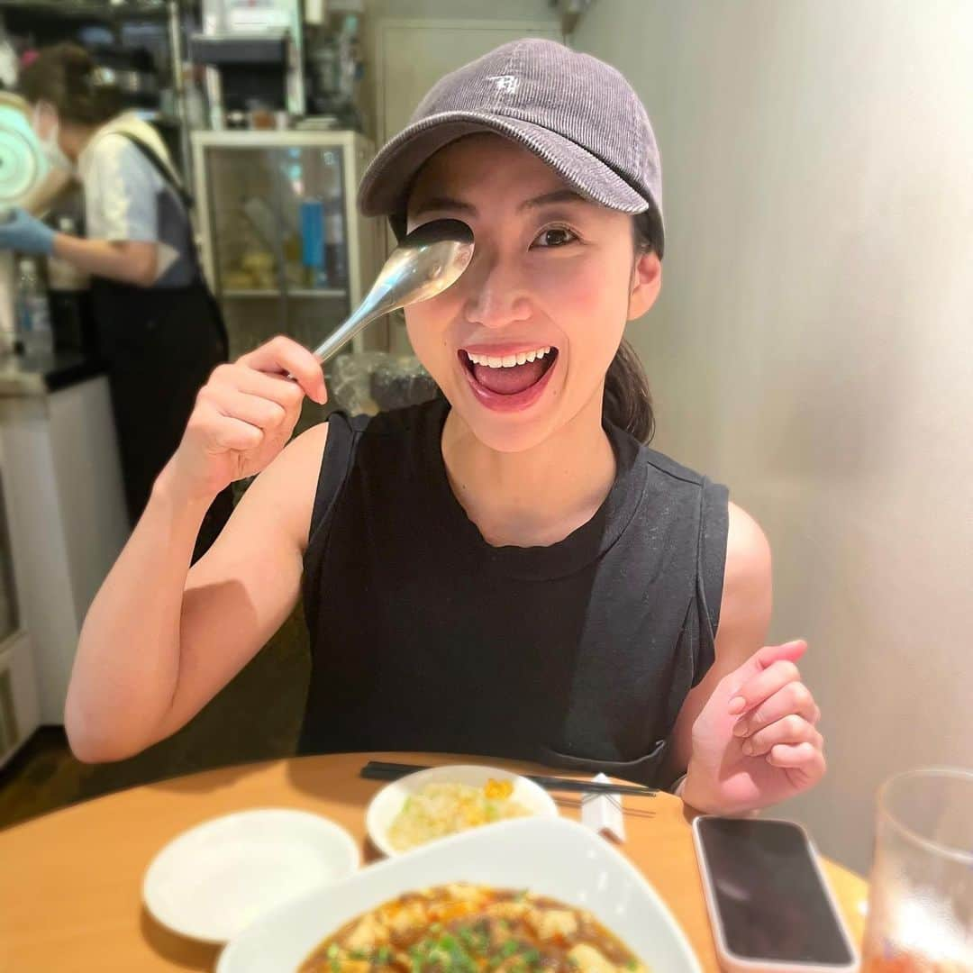 芦田美歩のインスタグラム：「. . .  hello 7月☺︎  稽古終わりに町中華に行ったよ🥟 これからお勉強しなきゃだからビールは泣く泣く我慢…  さて、今月も前向きに笑顔満点で頑張りましょ〜！！！！  . . . #みふのもぐもぐ日記 #町中華 #オフショット」