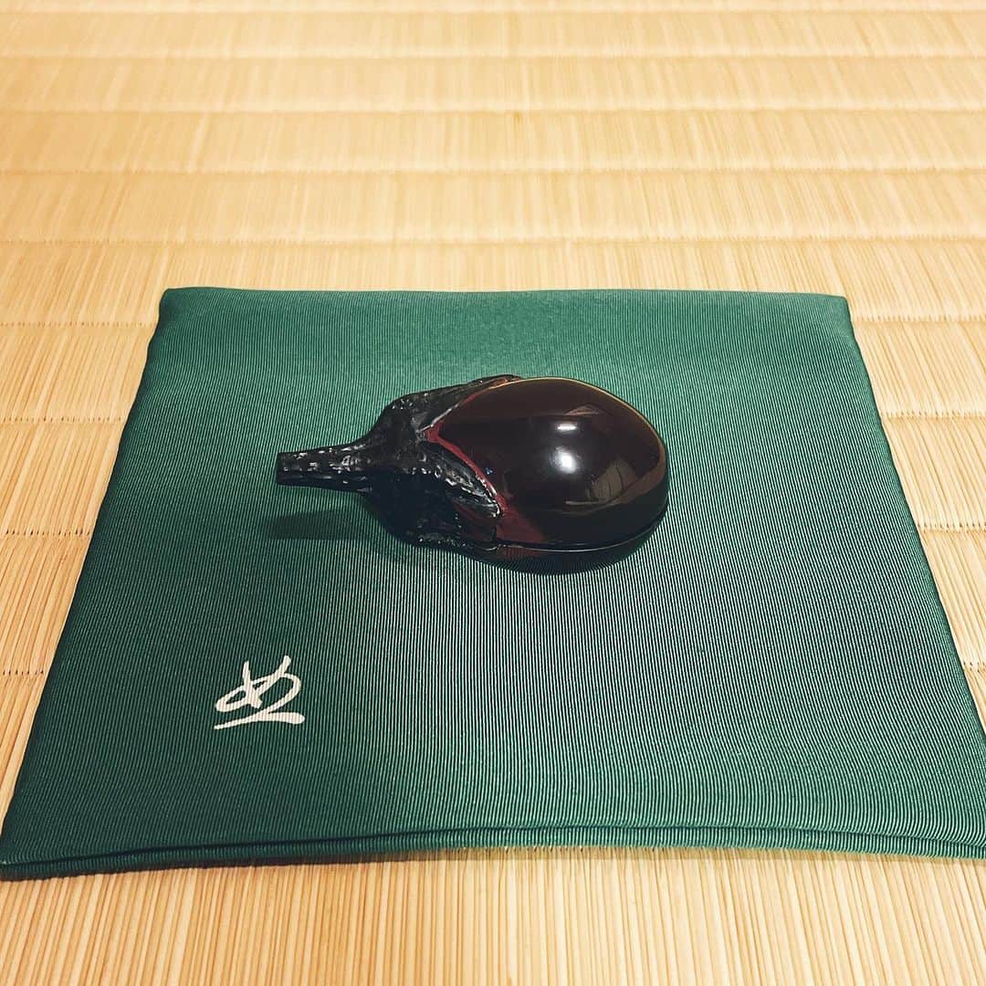 馬場典子さんのインスタグラム写真 - (馬場典子Instagram)「まるで本物のような茄子の香合。  #茶道 #馬場典子 #ばばちゃんネル」7月4日 21時36分 - baba_channel
