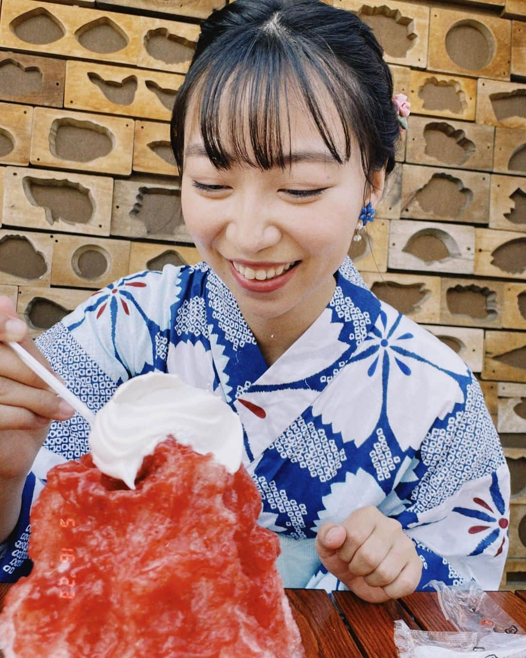 鈴木海那のインスタグラム：「かき氷はイチゴ派🍓🍓 みんなは？？？  #かき氷 #イチゴ #いちごかき氷 #千葉 #千葉グルメ #佐原」