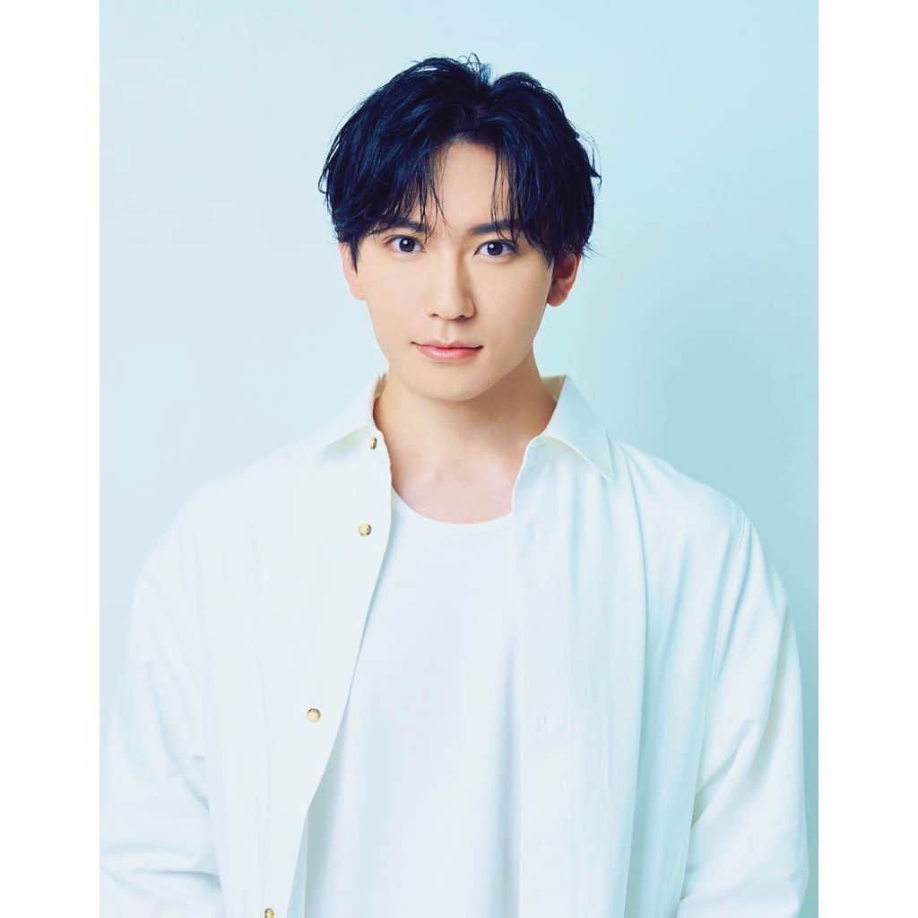 日向野祥さんのインスタグラム写真 - (日向野祥Instagram)「Instagram... ただいま!!!!  Instagram民の皆様 お久しぶりです  Twitterばかりで 長らく音沙汰無かったですが インスタリスタートです  久しぶりに開いたら色々と機能が 増えてて使い方がわからぬ  一つずつカムバックしていきます  #日向野祥 #宣材写真 #NEW #役者  #ただいま #おかえり」7月4日 22時08分 - sho_higano