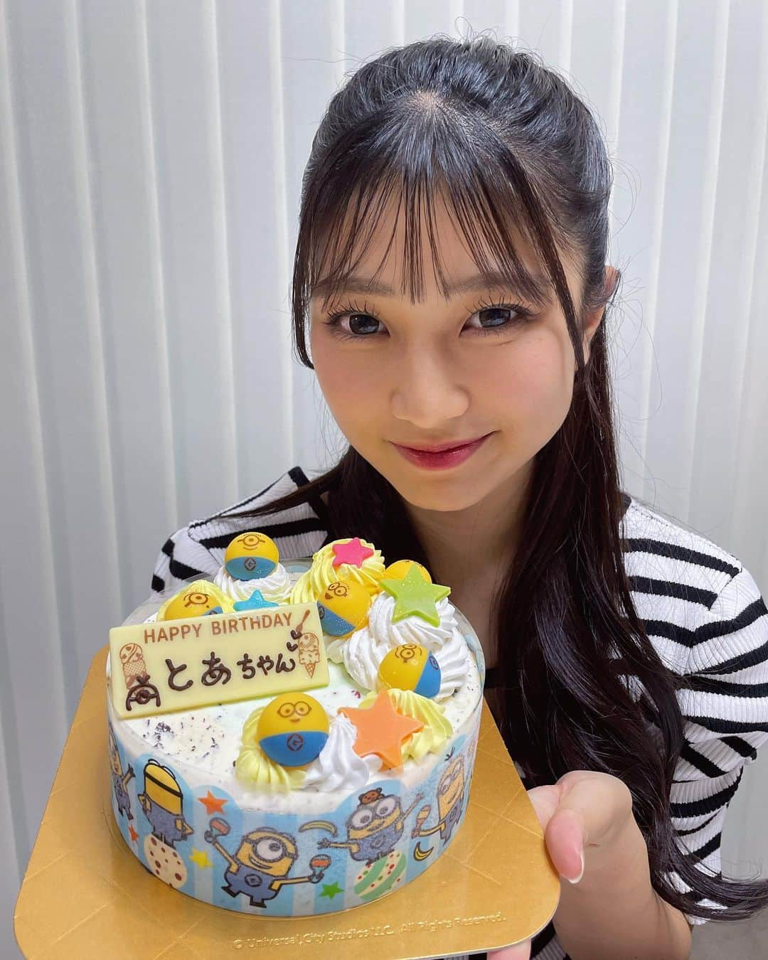 山口永愛のインスタグラム：「今日は7月4日！とあの誕生日でした🤤  12時になった瞬間から、たくさんのメンションやDMで溢れてて幸せすぎました😭🫶🏻🫶🏻 家族や友達、ファンの方、たくさんの方々に愛していただいてるんだなあって改めて実感しました😭 みんなほんとにありがとう♡  無事健康に成人を迎えられてよかった❤️  今年は今まで以上に大きな変化の年になりそうです♡  改めて、 いつも応援して下さりありがとうございます🥺 みんながいるおかげで、毎日楽しく充実した生活をおくれてます💞 とあがみんなのことも幸せにできてたらもっとうれしいな💭💭  もっともっと成長するためにも、みなさんの応援が必要です！ これからも頑張るので応援宜しくお願いします❤️❤️  みんなとも早く会いたいので、ファンの方と会える機会をいっぱいつくれるようにがんばるね！！！💪🏻❤️‍🔥  18歳になったとあも愛してください🥰  みんなだいすきやでーーーーー！   #今日好き  #今日好きになりました  #チュンムン編  #山口永愛  #とあ  #誕生日」