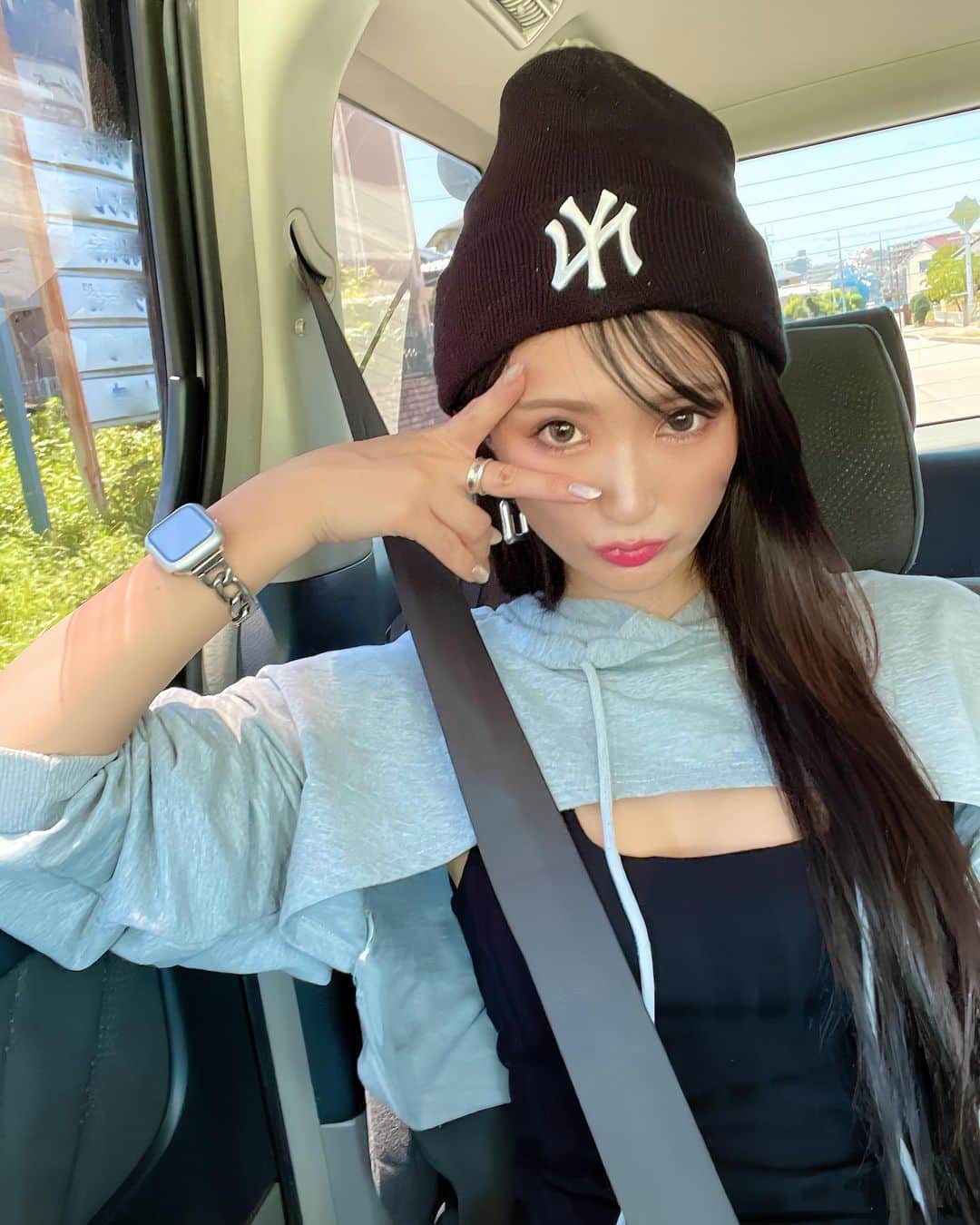 のインスタグラム：「@okayamanaski でエクステつけてきた🫶 毛先までしっかりボリュームあるからボブの私でもここまで馴染みました〜👸 巻けるし髪型のレパートリーも増えて良き良き良き〜♡ . 凄いサラサラでしょ？ 亜麻色の髪の乙女になったわww ロングの私もよろしく〜🫧 . #岡山#岡山エクステ#岡山エクステ専門店#岡山でエクステ付けるなら#岡山県#Naski岡山店 #naski #シールエクステ#シールエクステの上手い#質のいいエクステ#PR#Naski」
