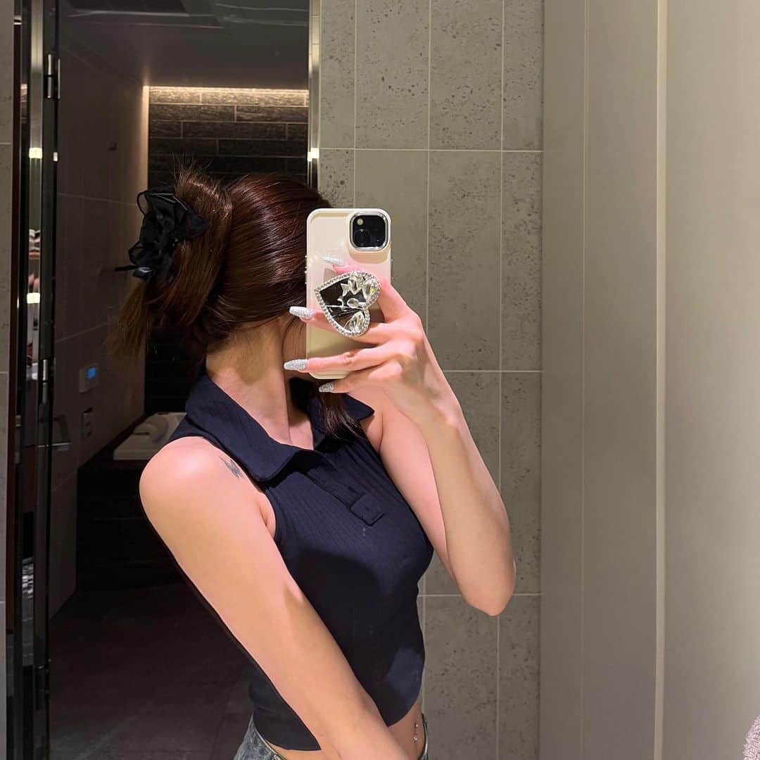舞木香純のインスタグラム：「毛量バグ」