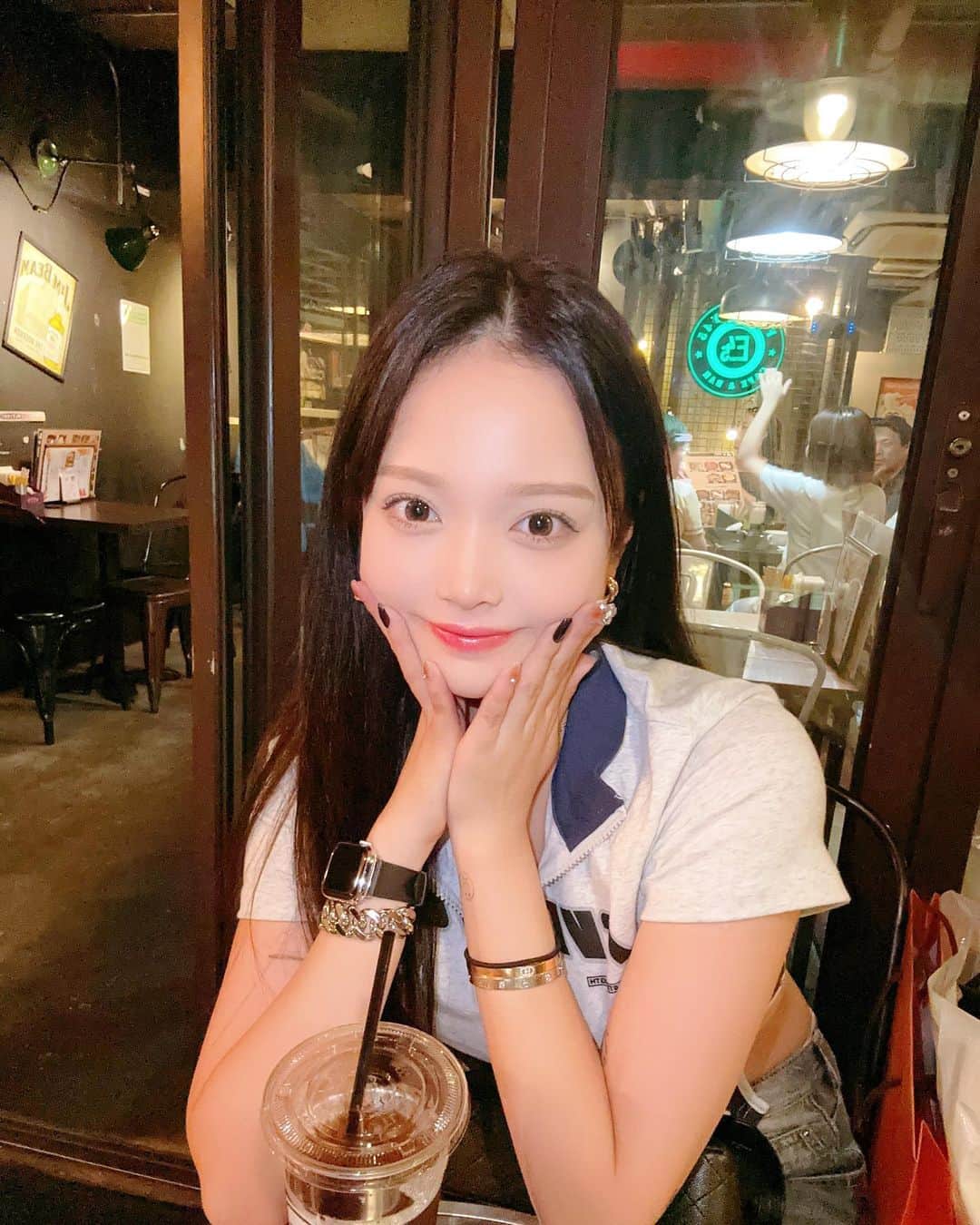 仲本莉絵瑠のインスタグラム：「ㅂㅇㅂㅇ21歳の私👋🏻🩷 22살에는 돼지 탈출🔥🔥🔥🐖 #ばいばいぶたりえる」