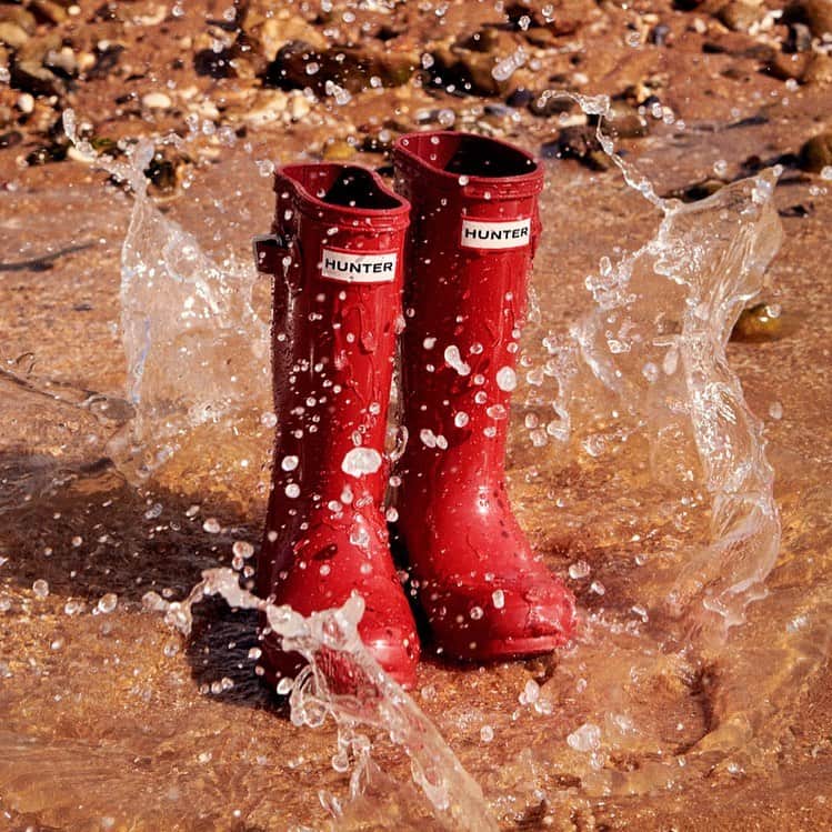 ハンターブーツのインスタグラム：「Make a splash this long weekend in Unisex First Classic Boots. Shop the toddler and little kids styles at @bloomingdales」