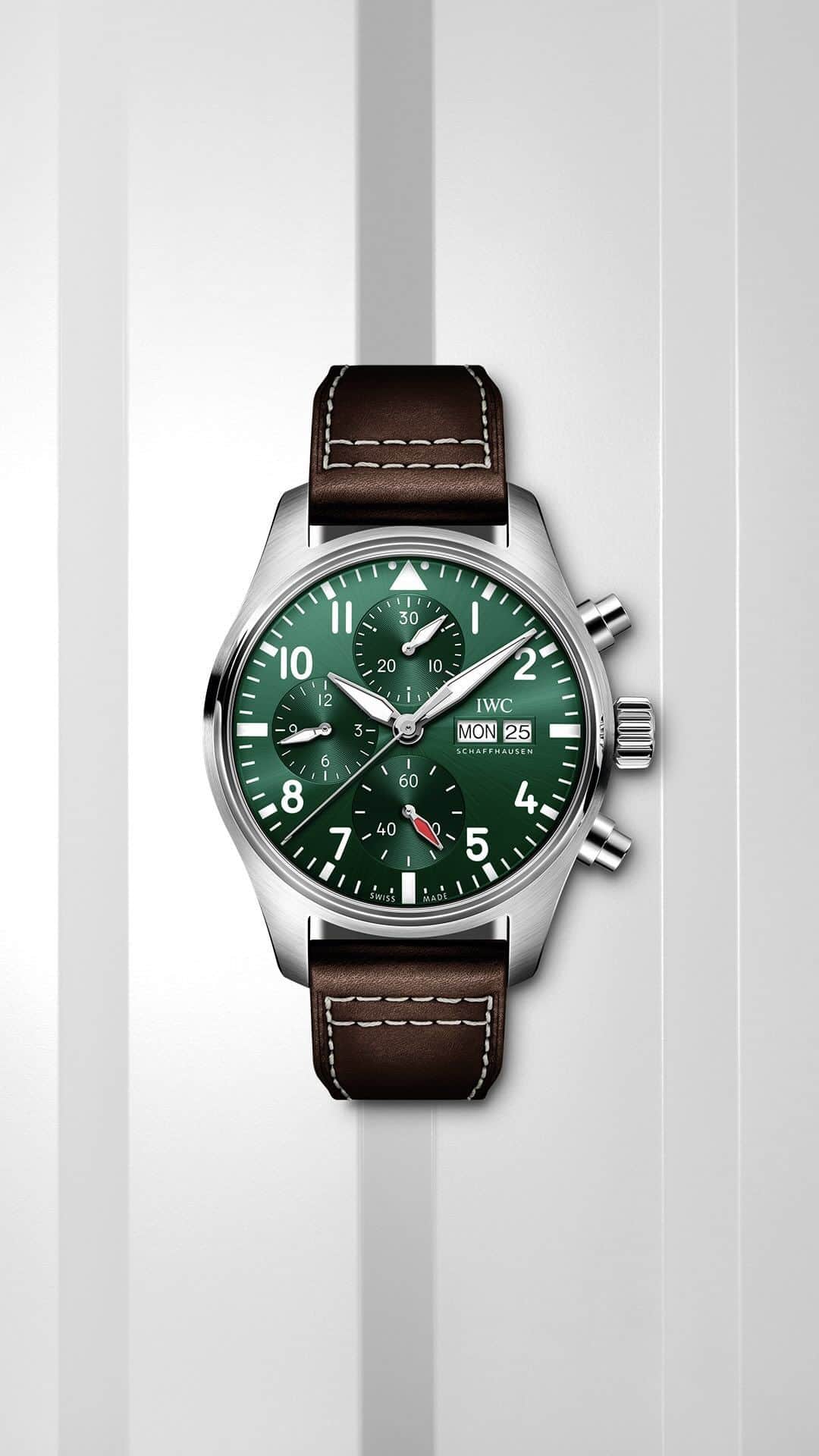 IWCのインスタグラム：「Evergreen statement. The Pilot’s Watch Chronograph has a 41mm green dial with luminescence hands and markers and comes paired with a classic brown strap.   #IWCpilot | #TheReference   🔗Link in Bio  ℹ Green dial Stainless steel case 41mm IWC-manufactured 69385 Calibre Ref. IW388103」