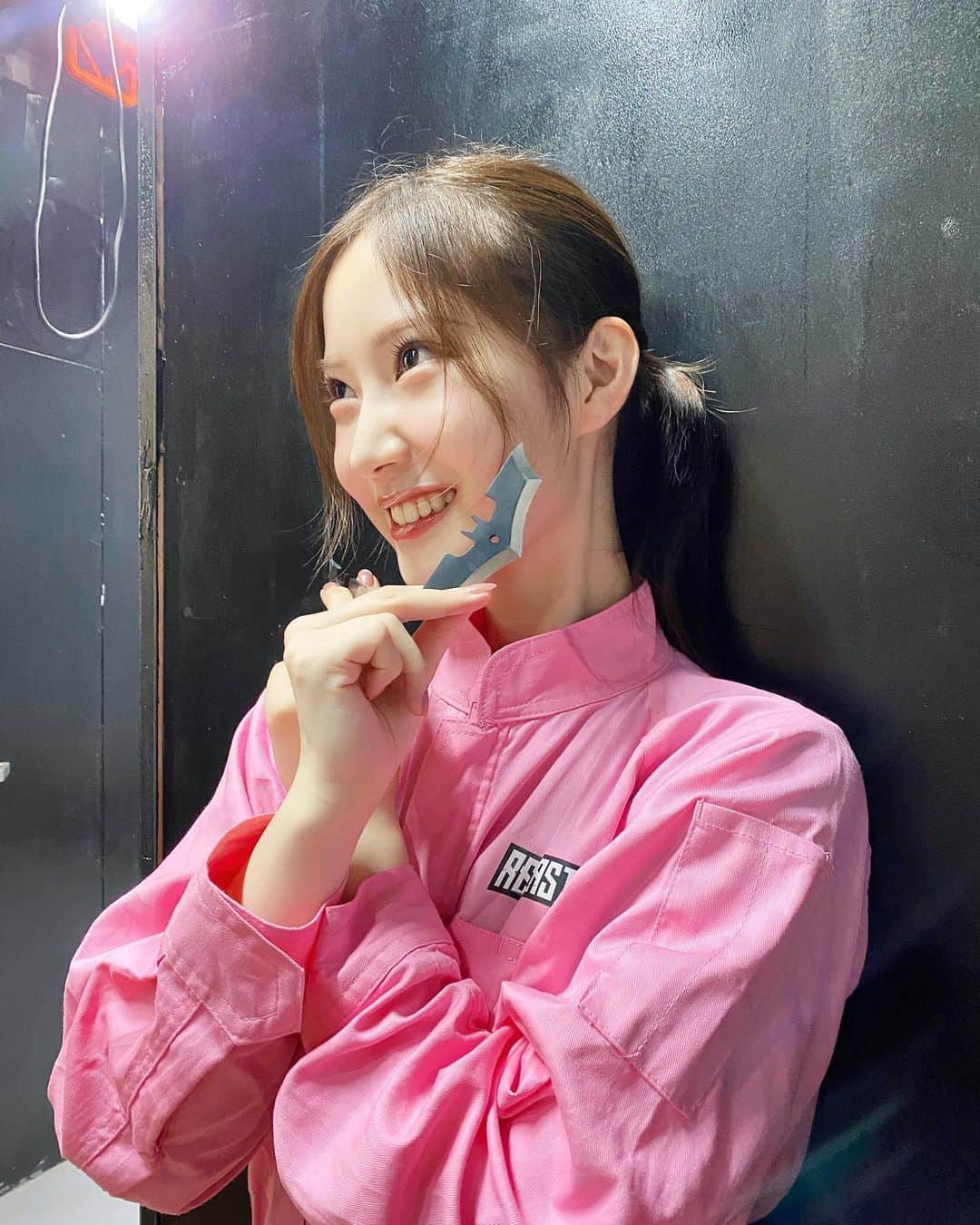 のインスタグラム：「. バットマン😎🗡️  見つけたときの興奮と言ったら！！🤩❤️‍🔥  バットマン手裏剣に出会って 感無量でした🌘  腕前は到底お見せできませんが カッコだけはつけさせてください🥹  . . . .」