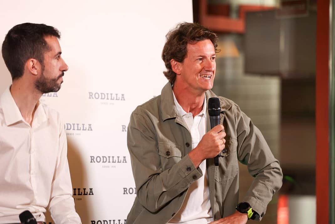 ルーカス・オルドネスのインスタグラム：「Divertida mañana con mis amigos de @rodillasandwich en el hemos hablado de lo que más nos gusta, motor, simulación y comida! Me siento muy identificado con su filosofía y que bien lo hemos pasado en el @csainz_karting con mis colegas de la prensa e influencers, eso sí, unos más rápidos que otros en pista 😂👍」