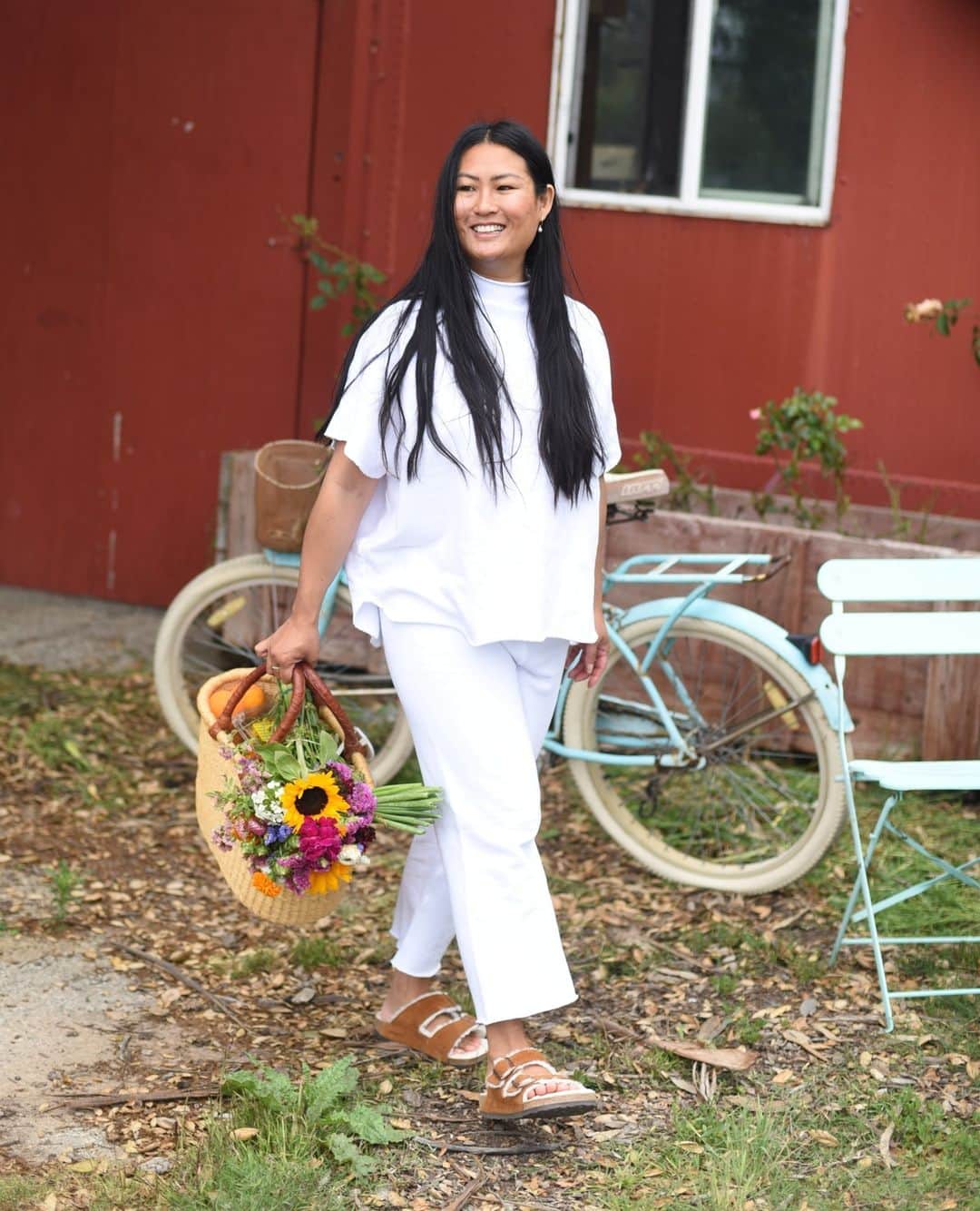 フランク&アイリーンのインスタグラム：「Heading up the PCH? Do so in style like @consciouscityguide⁠ co-founder @nahaste in the Malibu Travel Set! Tap to shop! #FrankandEileen ⁠」