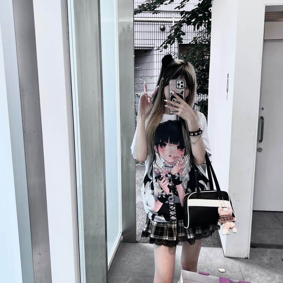 謝花南のインスタグラム：「愛ｨ🩶」