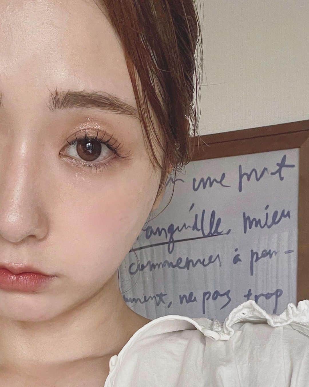 のインスタグラム：「いま目元が良い状態💯 いつもまつげパーマをお願いしている @apartment___salon で 今回は マツエクにしてみました👁️✴︎ @__mamico が天才的にかわいいデザインに仕上げてくれました🪄 最高です🫶🏼 眉毛は @azyujuju ちゃん担当🤍  おふたりのおかげで今月も目元が整った! いつもありがとうございます⊹꒰𓂂•͈ ·̮ •͈𓂂 ꒱⑅」