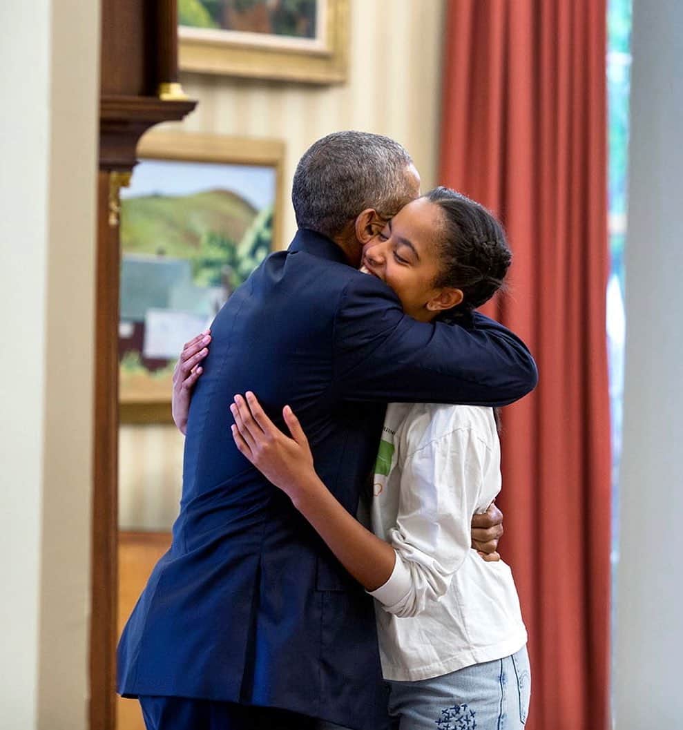 Barack Obamaのインスタグラム：「Happy birthday to this talented, hilarious, and beautiful young woman. Malia, I hope 25 brings you everything you’re looking for and more.」