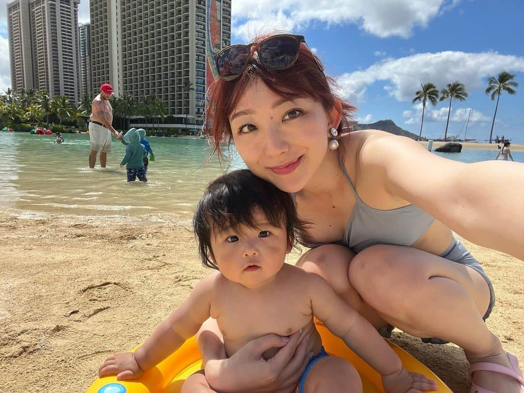 尻無浜冴美さんのインスタグラム写真 - (尻無浜冴美Instagram)「ヒルトンのラグーンなら波ないからベビでも安心して入れる♪  #ハワイ  #ハワイ旅行  #子連れハワイ  #子連れハワイレポ  #生後8ヶ月  #生後8ヶ月男の子  #ハワイヒルトン  #ヒルトンハワイアンビレッジ  #ヒルトンハワイアンヴィレッジ」7月5日 8時42分 - saemi_shinahama