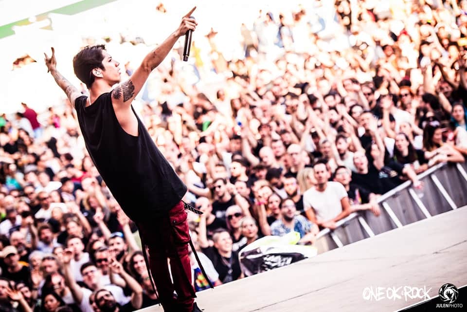 ONE OK ROCKさんのインスタグラム写真 - (ONE OK ROCKInstagram)「Santander!!  #ONEOKROCK #MUSE #Europe #tour Photo by @julenphoto」7月5日 8時56分 - oneokrockofficial